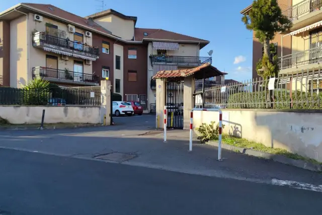 Garage or car box in Via Roma, Gravina di Catania - Photo 1