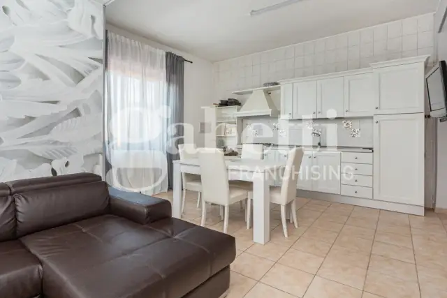 4-room flat in Via Galileo Galilei, Villaricca - Photo 1