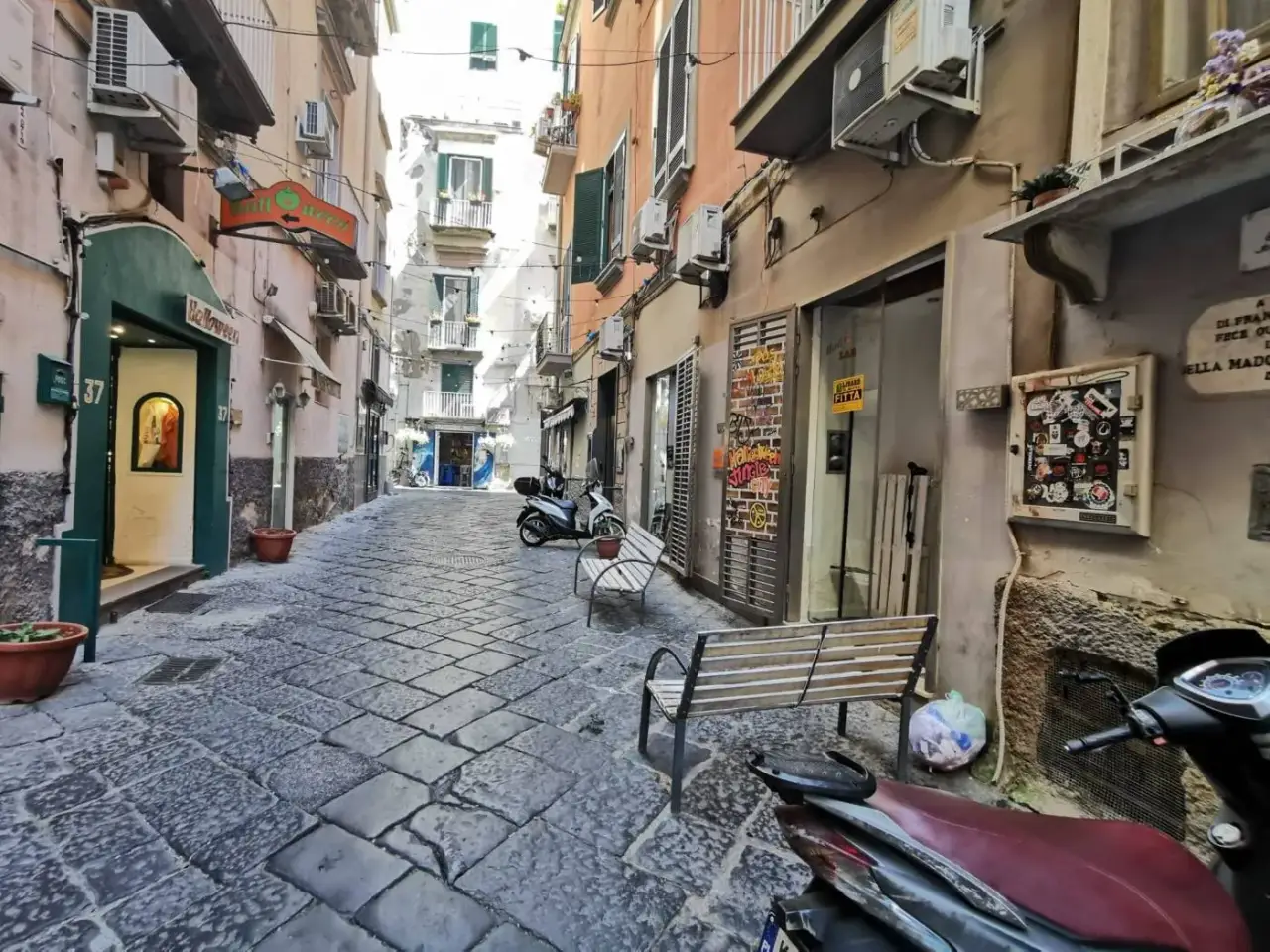 Locale commerciale in Via Giuseppe Ferrigni 3, Napoli, Napoli, {3} - Foto 2