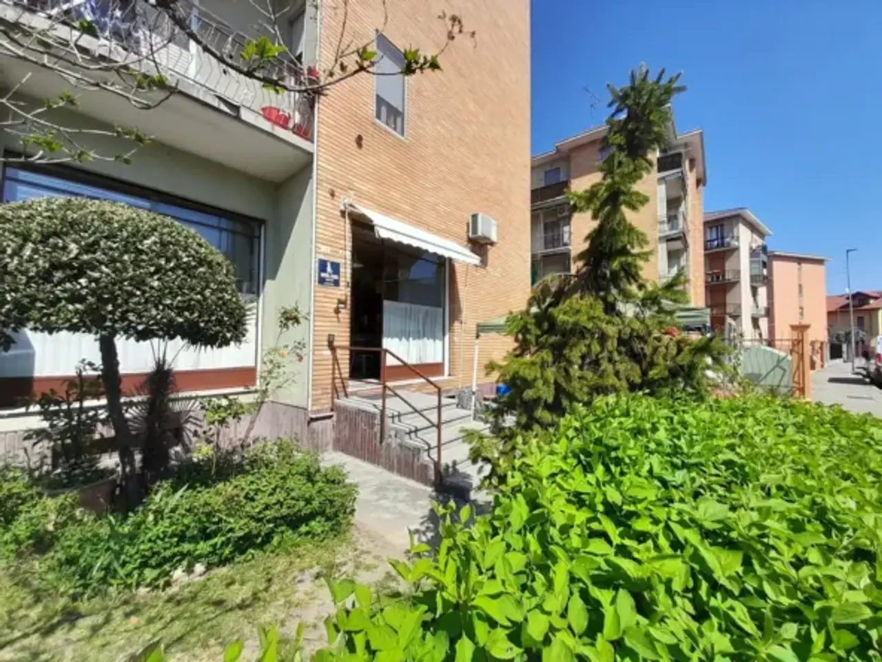 Esercizio commerciale in Novara, Piemonte, 28100, Italia, Novara, {3} - Foto 1