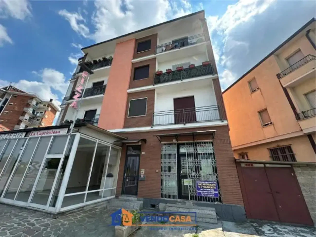 Negozio in , Beinasco, {3} - Foto 1