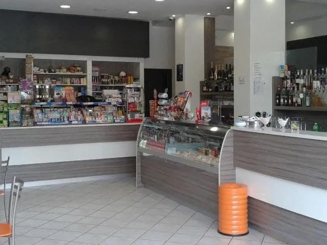 Tabaccheria in Via Piemonte, San Benedetto Del Tronto, {3} - Foto 1
