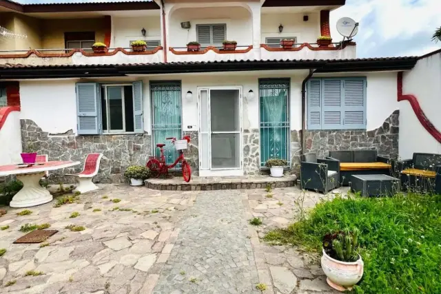 Villa a schiera in Via Vicinale I Gelsi, Giugliano in Campania - Foto 1