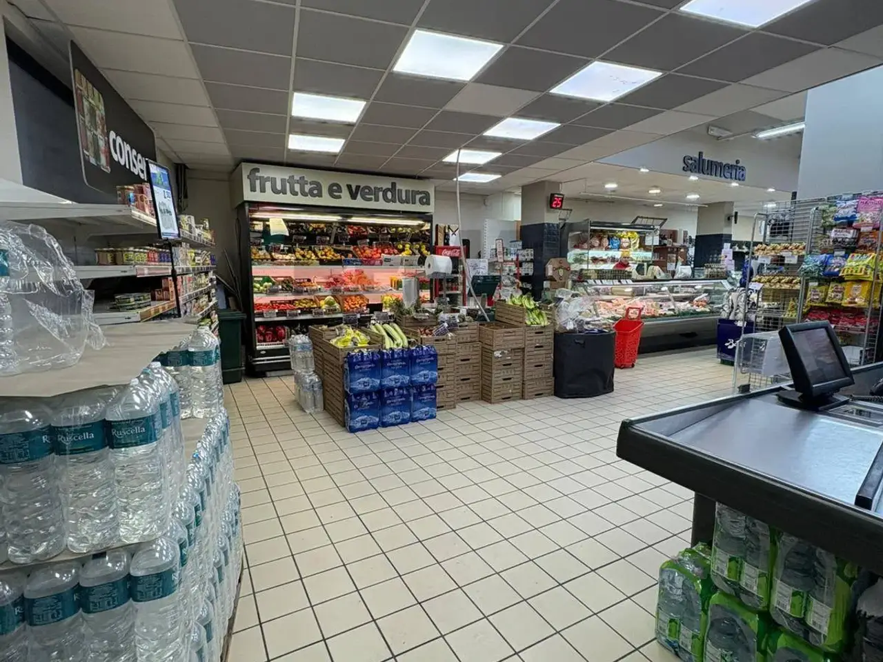 Esercizio commerciale in Via Raimondo Franchetti 72, Catania, {3} - Foto 2