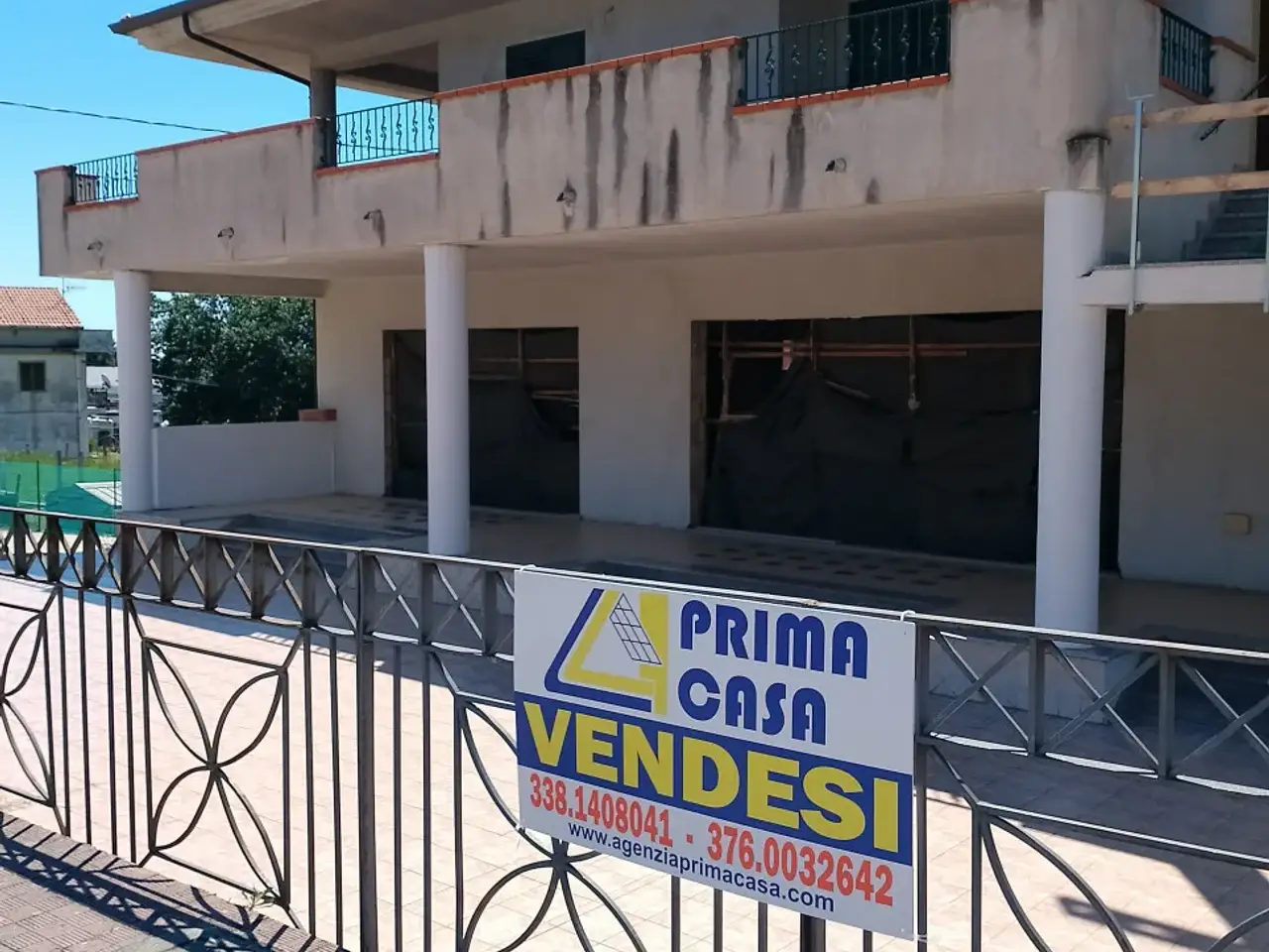 Magazzino in Viale Europa, Satriano, {3} - Foto 1