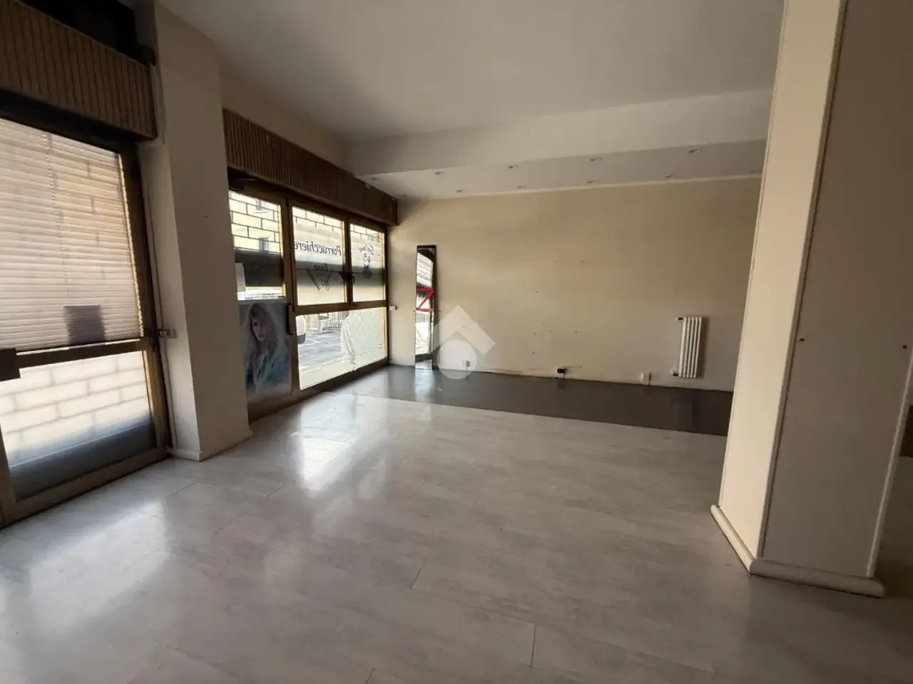 Negozio in Viale Venezia 16, Bassano Del Grappa, {3} - Foto 2