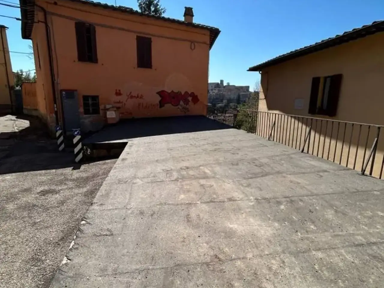 Parcheggio chiuso in Via del Fagiano 49, Perugia, {3} - Foto 1