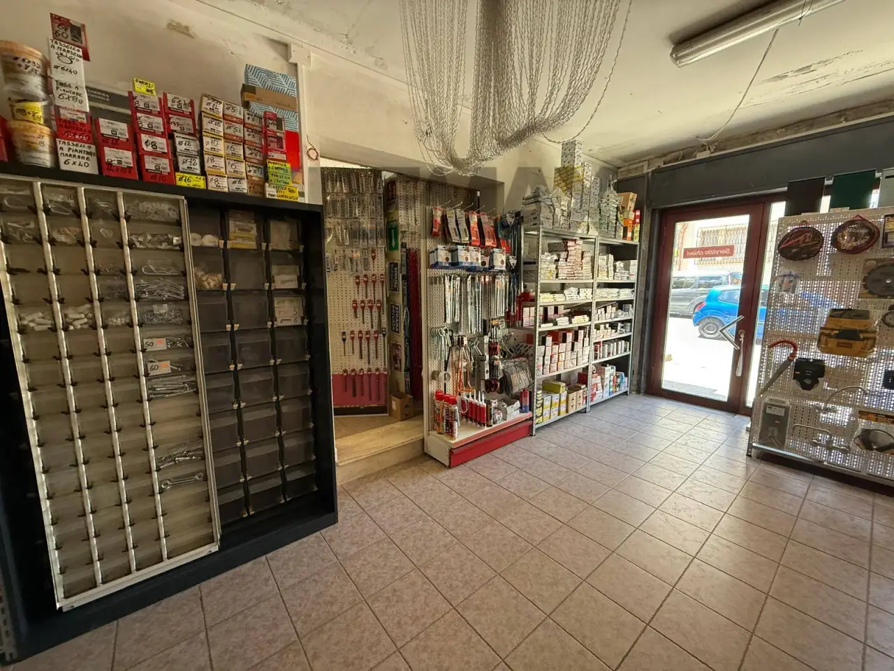 Negozio in Via Giosuè Carducci 48, Piazza Armerina, {3} - Foto 2