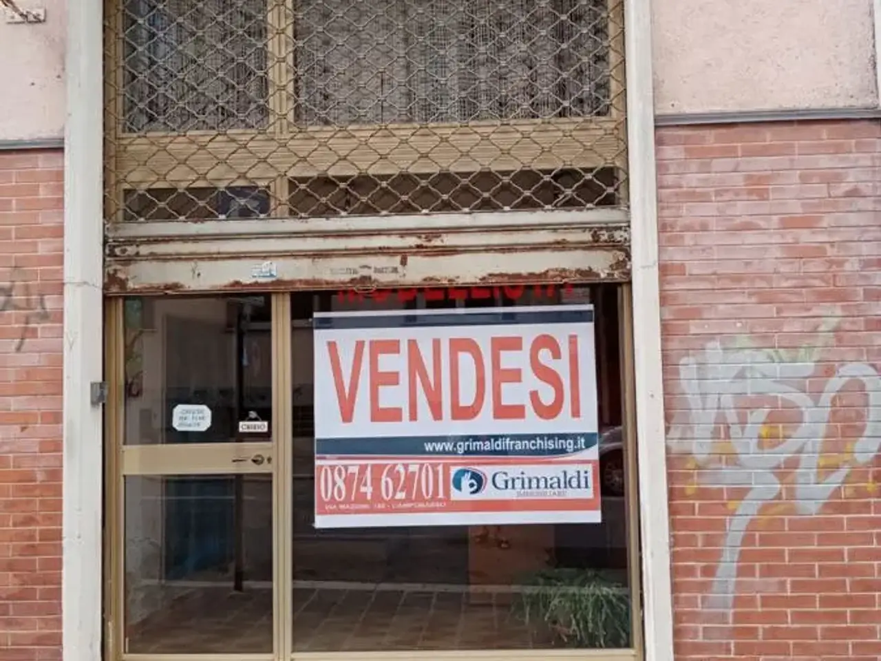 Negozio in Via De Attellis 12, Campobasso, {3} - Foto 1