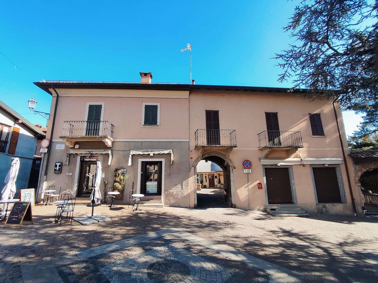 Negozio in , Galliate Lombardo, {3} - Foto 1