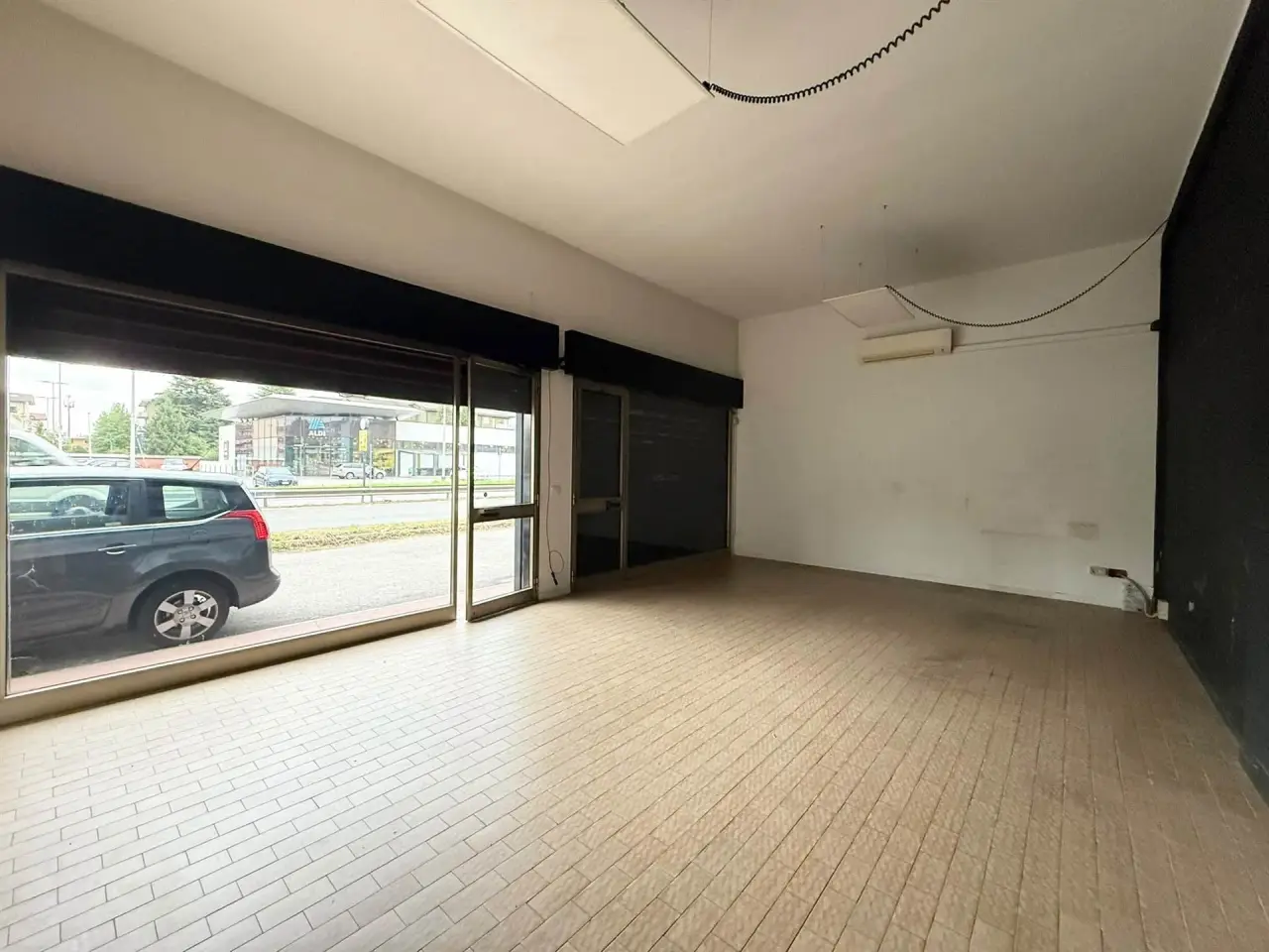 Negozio in Via Brigata Granatieri di Sardegna, Vicenza, {3} - Foto 2