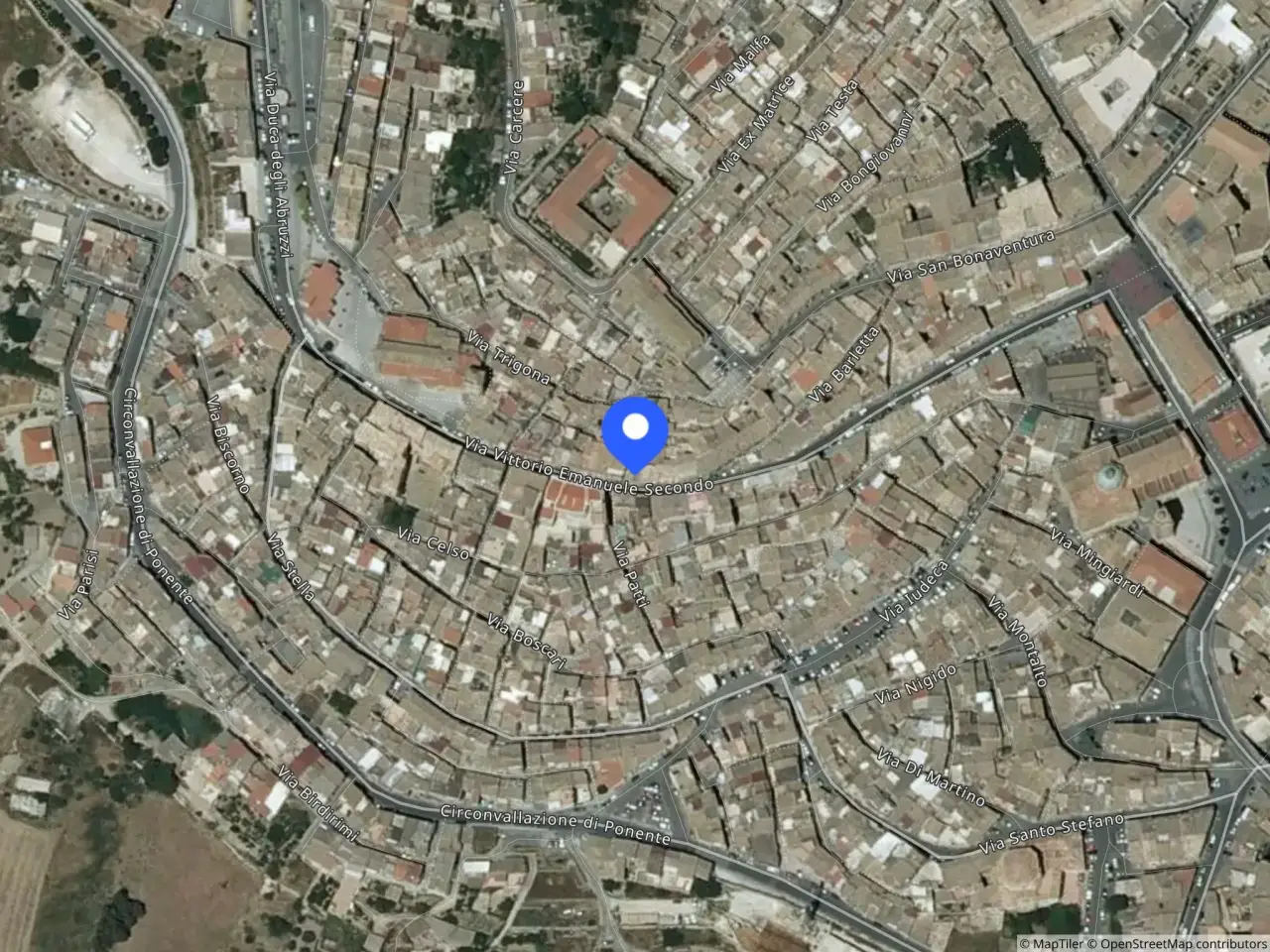 Laboratorio in Corso Vittorio Emanuele, 90, 95041 Caltagirone Ct, Italia 90, Caltagirone, {3} - Foto 1