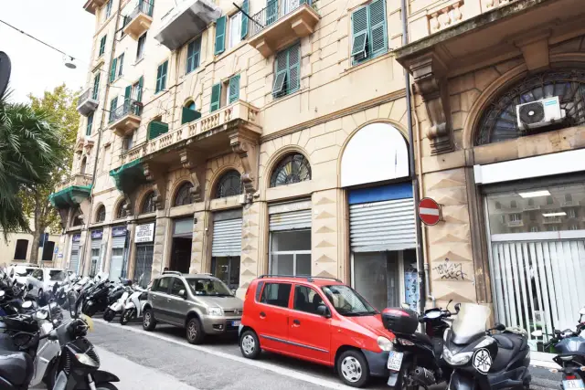 Commercial building in Via Archimede 167r, Genova - Photo 1