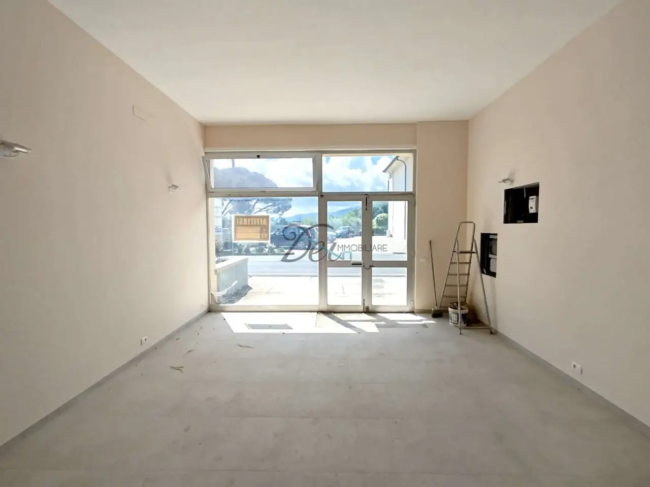 Palazzina commerciale in Via di Tempagnano, Lucca, {3} - Foto 1
