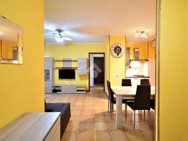 3-room flat in Via Epicuro 47, Latina - Photo 1