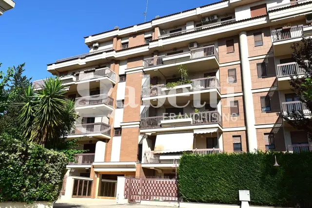 One-room flat in {3}, Piazza Filippo Turati - Photo 1