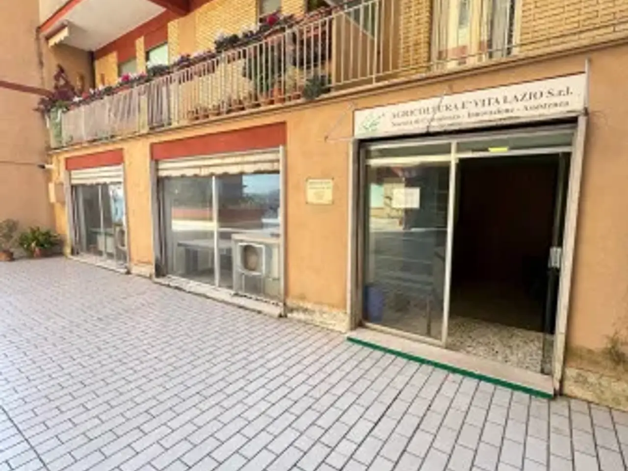Ufficio in Via Francesco Brighindi 49, Frosinone, {3} - Foto 1