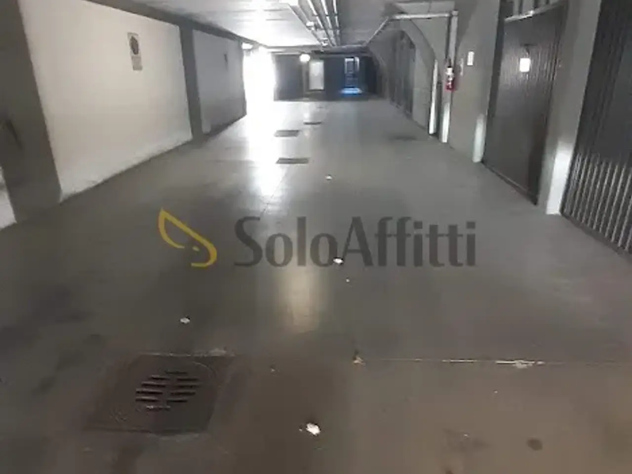 Parcheggio chiuso in Piazza Falcone E Borsellino 21, Forli', {3} - Foto 1