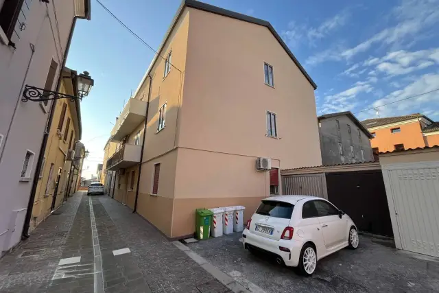 Quadrilocale in Piazza del Longhena, Loreo - Foto 1