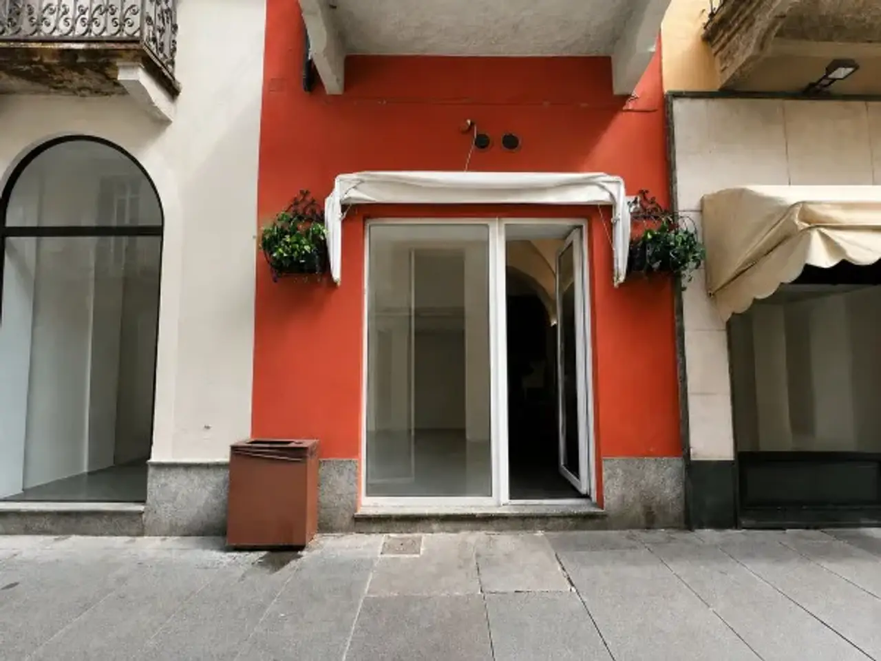 Negozio in Via Aurelio Saffi 71, Casale Monferrato, {3} - Foto 1