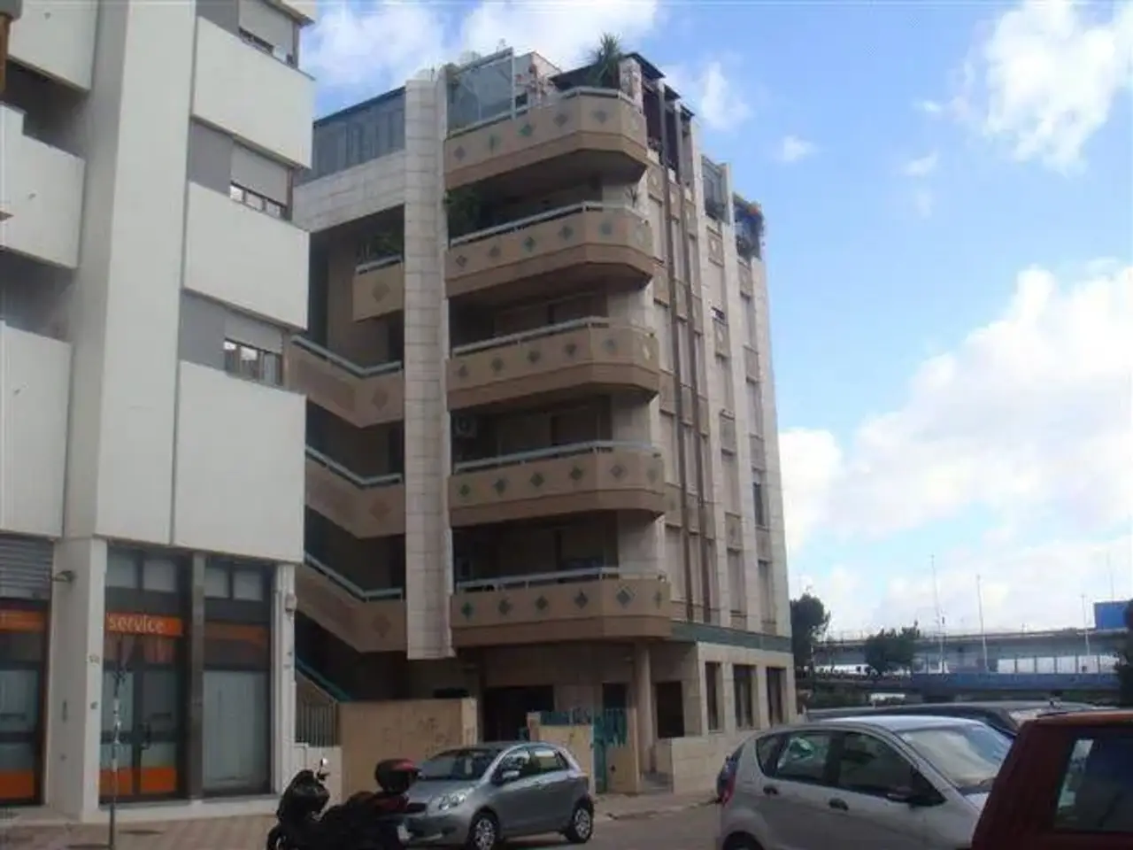 Negozio in Via Niccolò Machiavelli 142, Cagliari, {3} - Foto 1