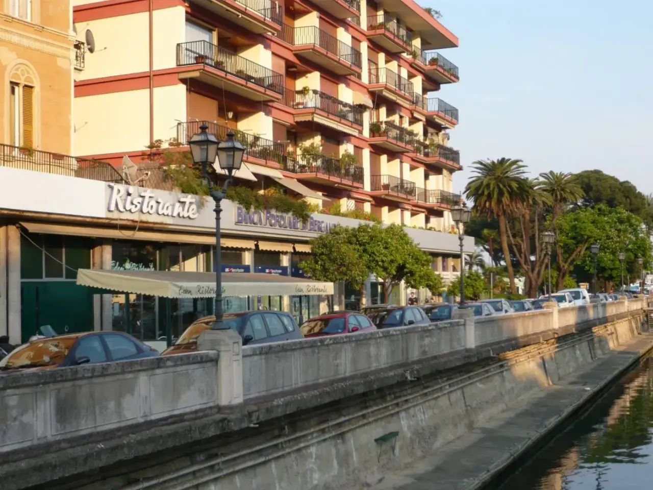 Locale commerciale in Via Armando Diaz 10, Rapallo, {3} - Foto 1