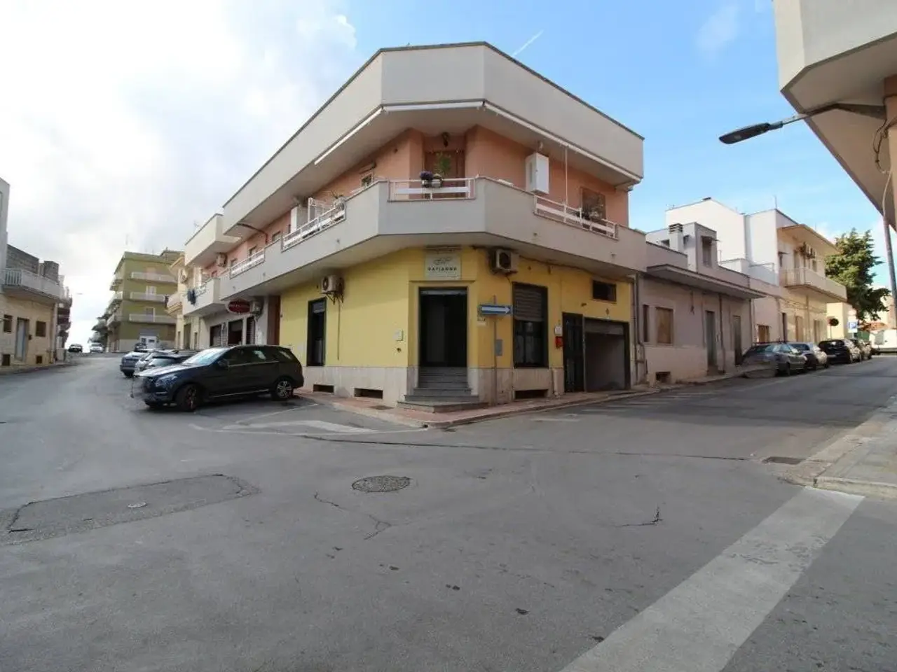Locale commerciale in Via Giacomo Matteotti 81, Villa Castelli, {3} - Foto 1
