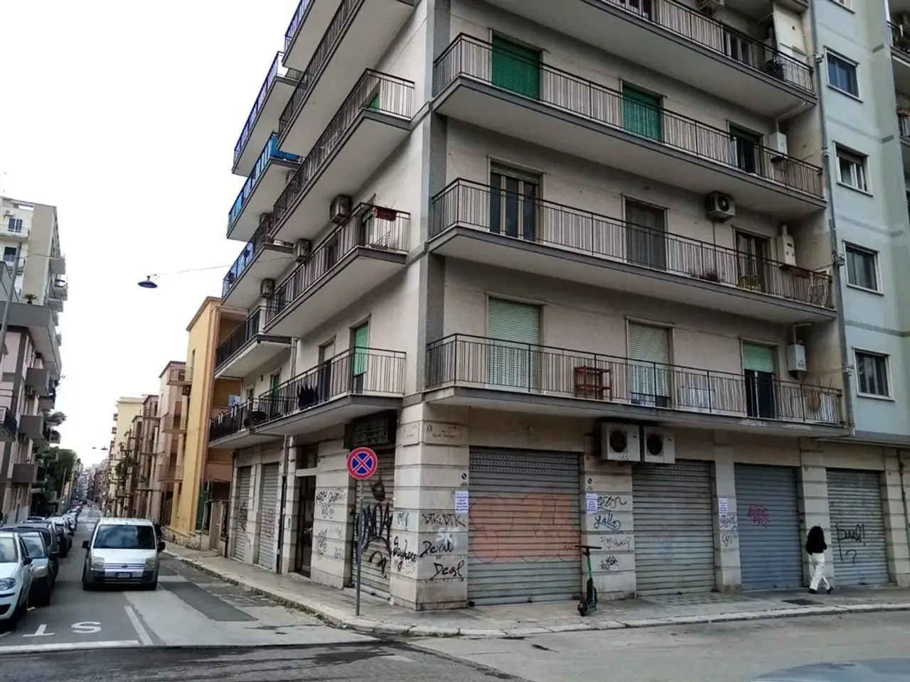 Magazzino in Via dei Mille 224, Bari, {3} - Foto 2