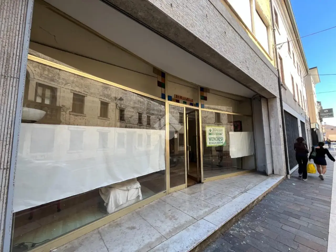 Negozio in Via Roma 10, Rossano Veneto, {3} - Foto 1