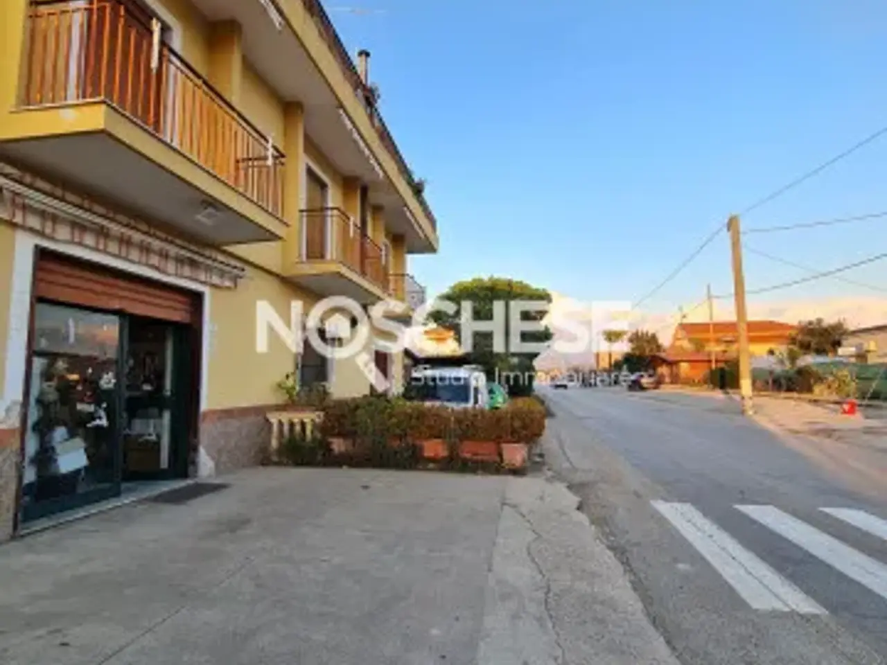 Negozio in Via Ferdinando Magellano 44, Pontecagnano Faiano, {3} - Foto 1