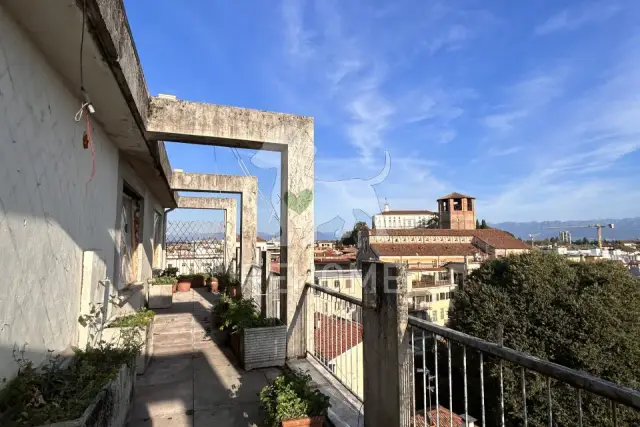 4-room flat in Via Savorgnana 22, Udine - Photo 1