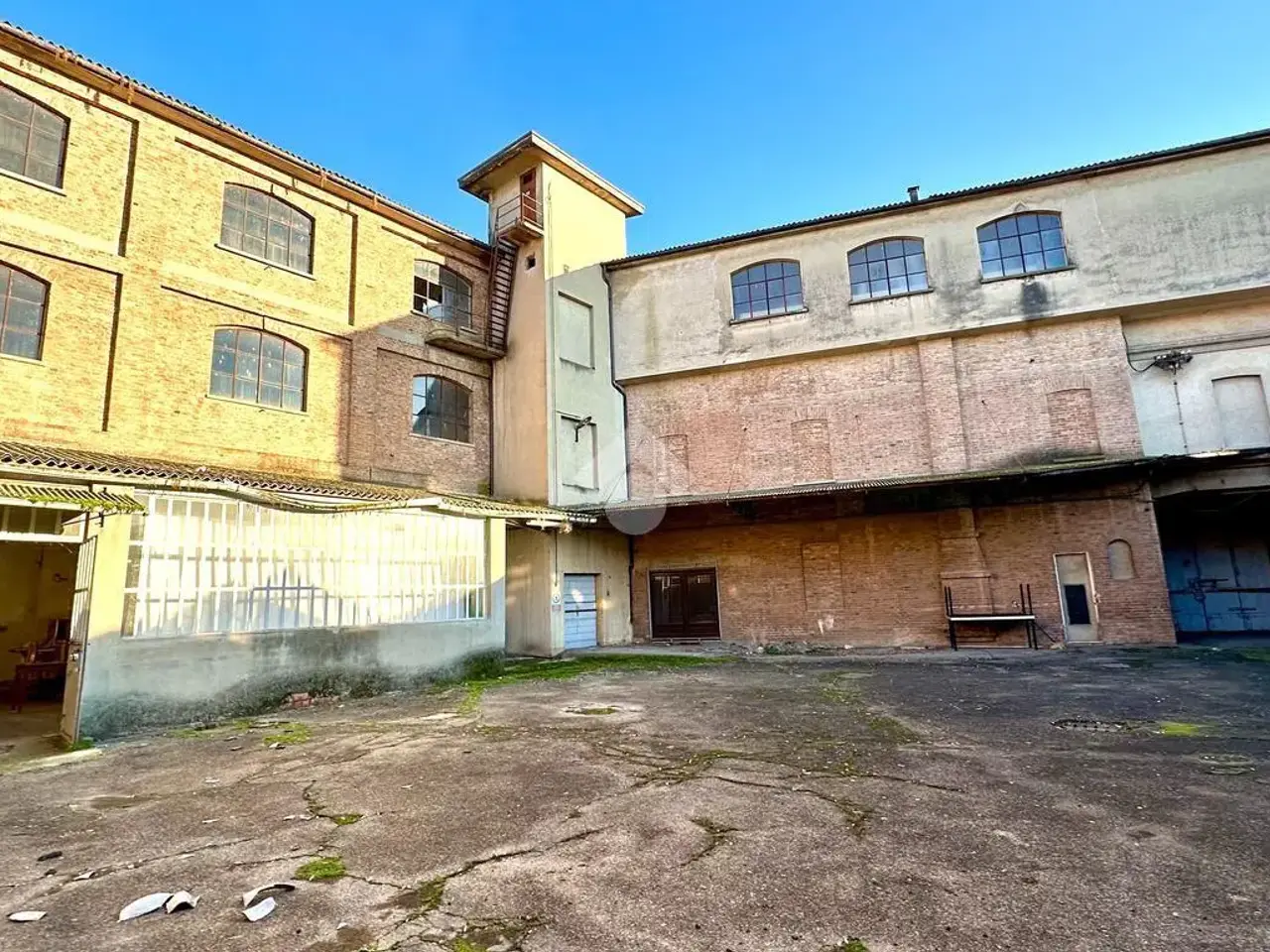 Palazzina commerciale in Via Marconi, Castelnuovo Scrivia, {3} - Foto 1