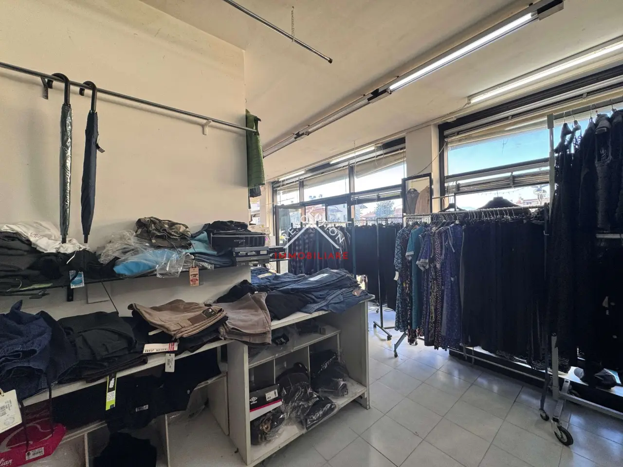 Negozio in Viale Osimo, Sansepolcro, {3} - Foto 1
