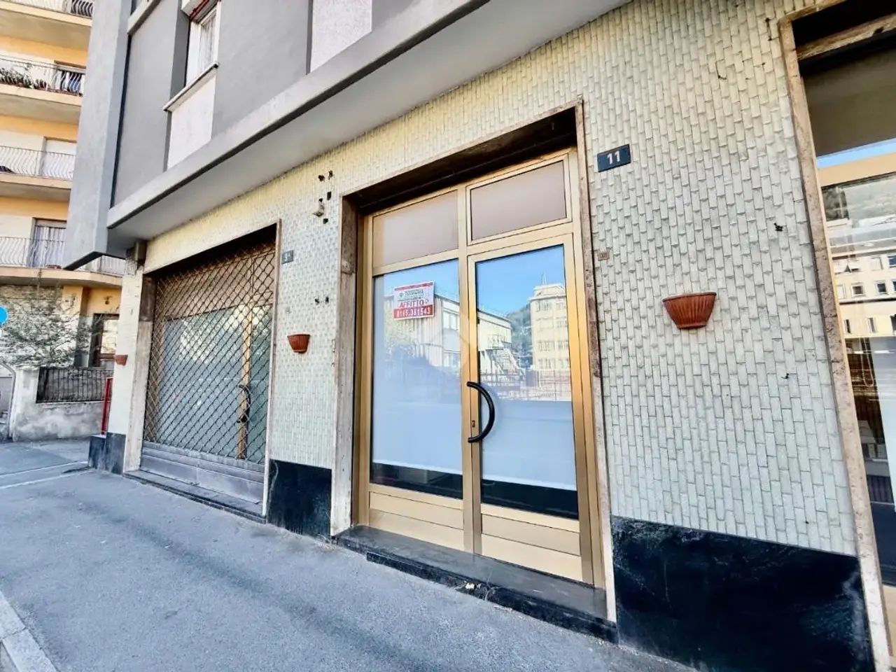 Negozio in Corso Saint Martin De Corleans 11, Aosta, {3} - Foto 2