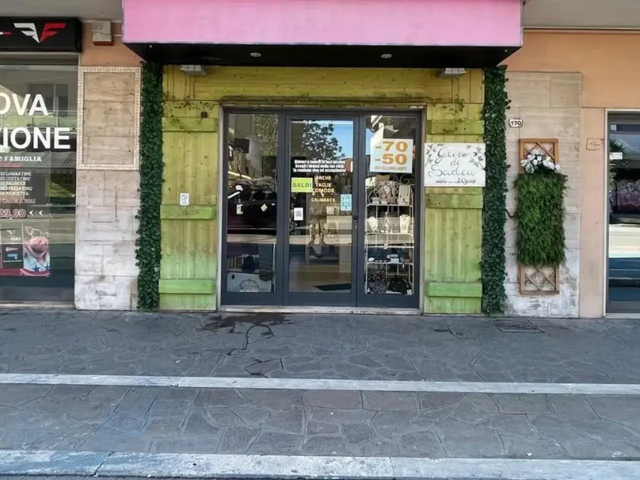 Negozio in , Montesilvano, {3} - Foto 1