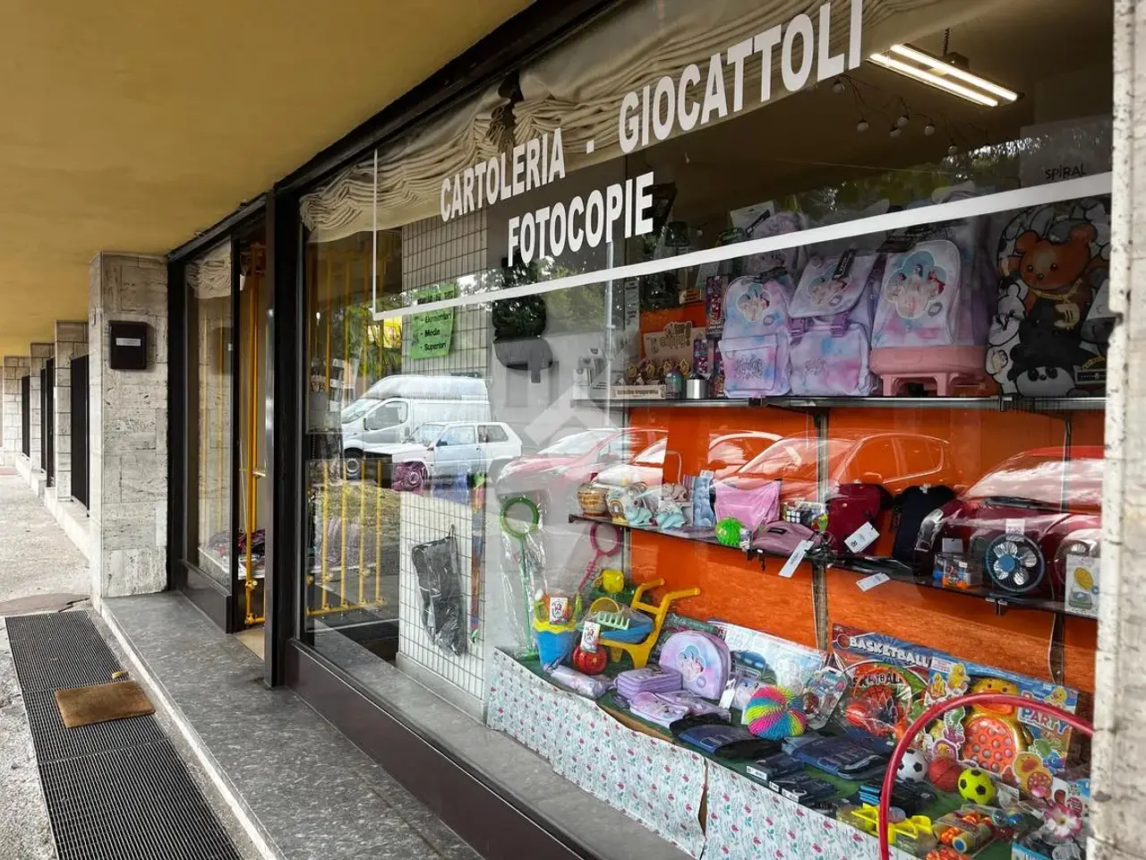 Negozio in Via Torino 28, Busto Arsizio, {3} - Foto 2
