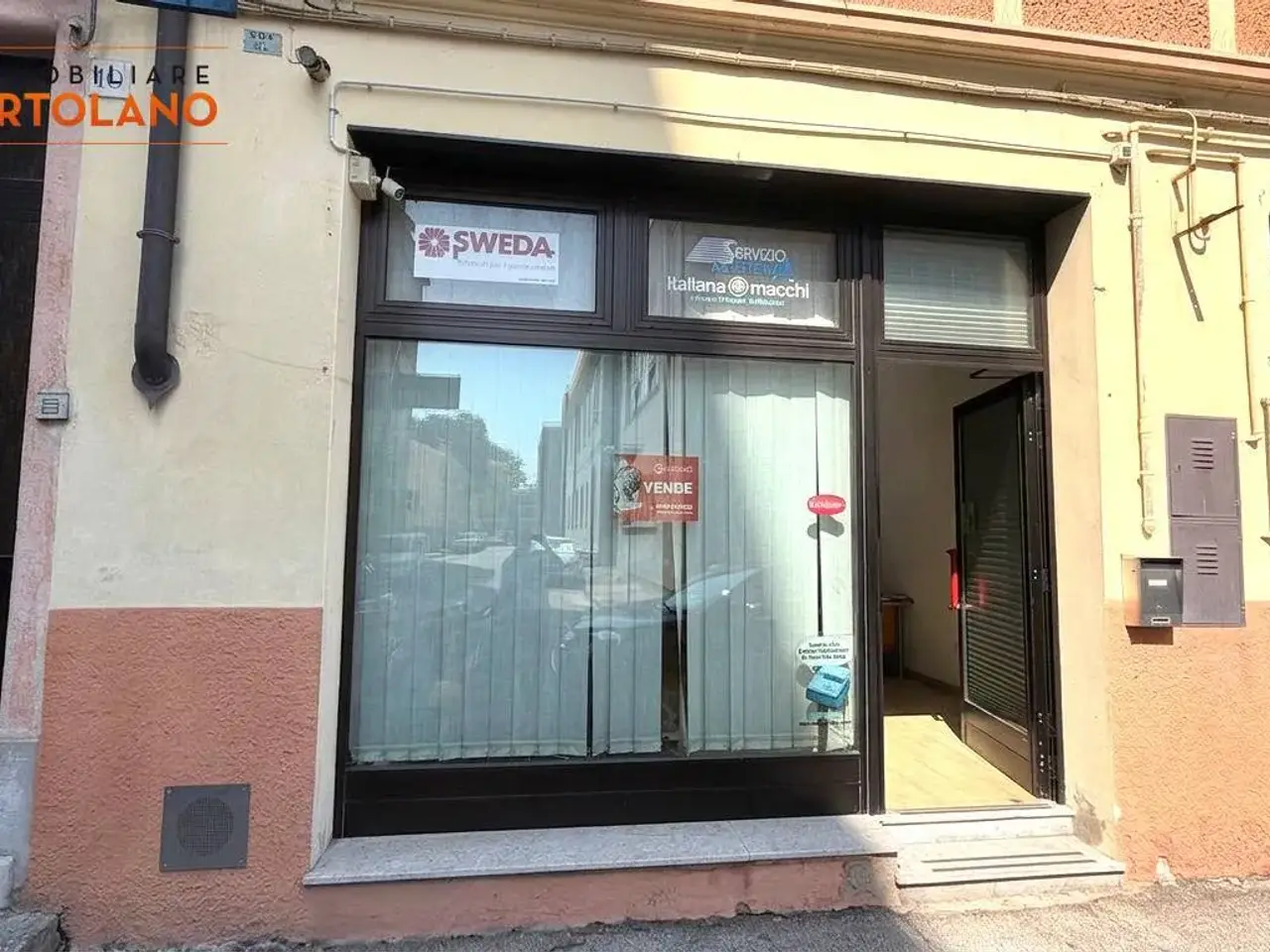 Negozio in Via Mazzini 14, Monfalcone, {3} - Foto 1