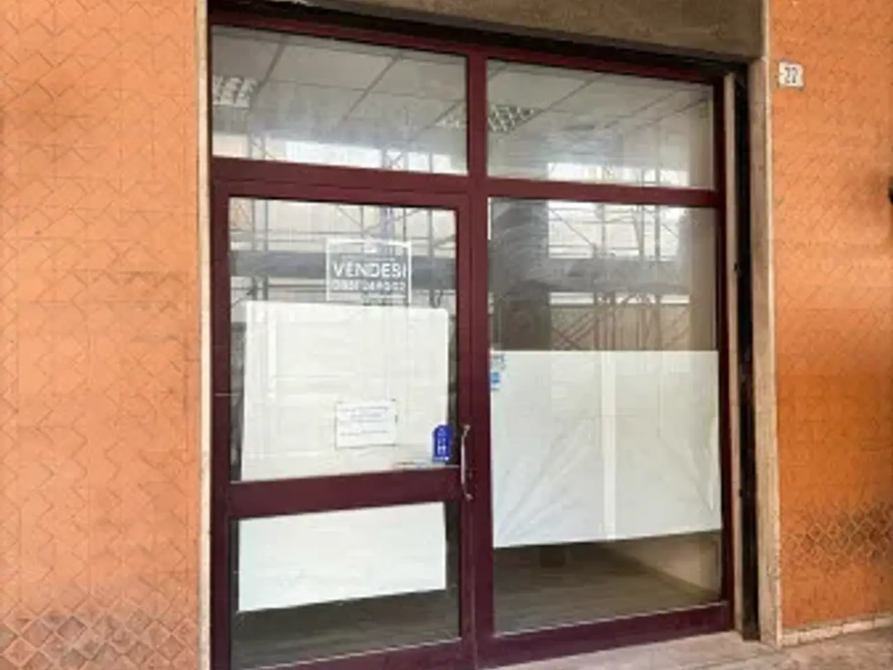Negozio in Via Po 22, Teramo, {3} - Foto 2