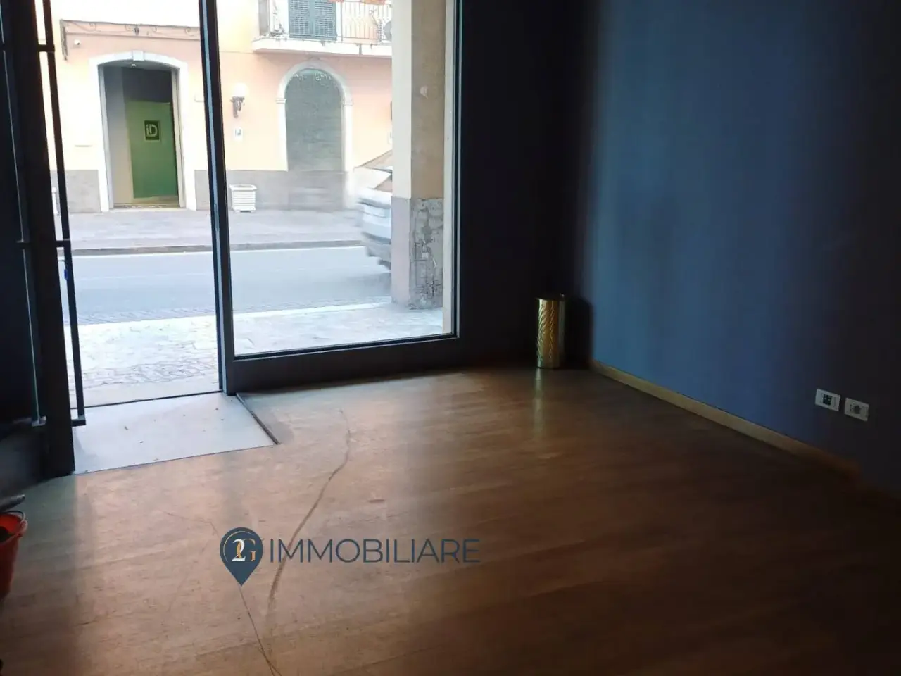 Negozio in Via Sobborgo Emiliano, Sarzana, {3} - Foto 2