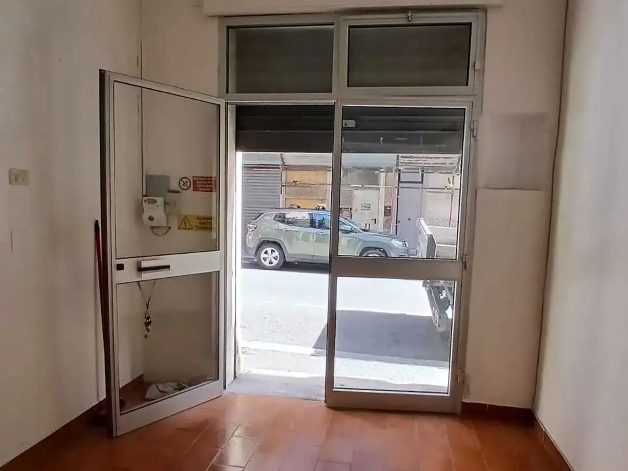 Palazzina commerciale in Via Francesco Anzani, Genova, {3} - Foto 2