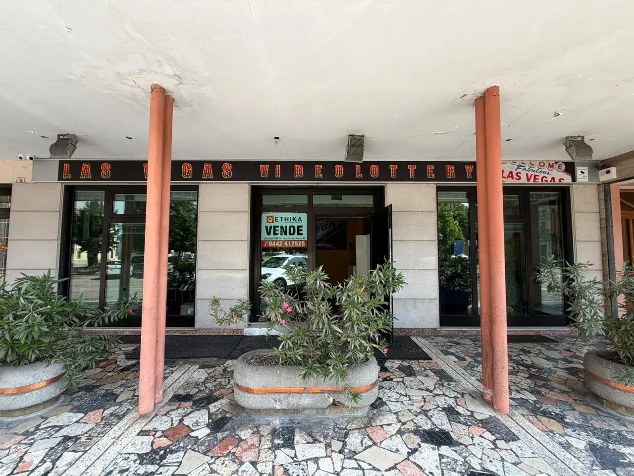 Negozio in Piazzale Vittorio Veneto, Cologna Veneta, {3} - Foto 1