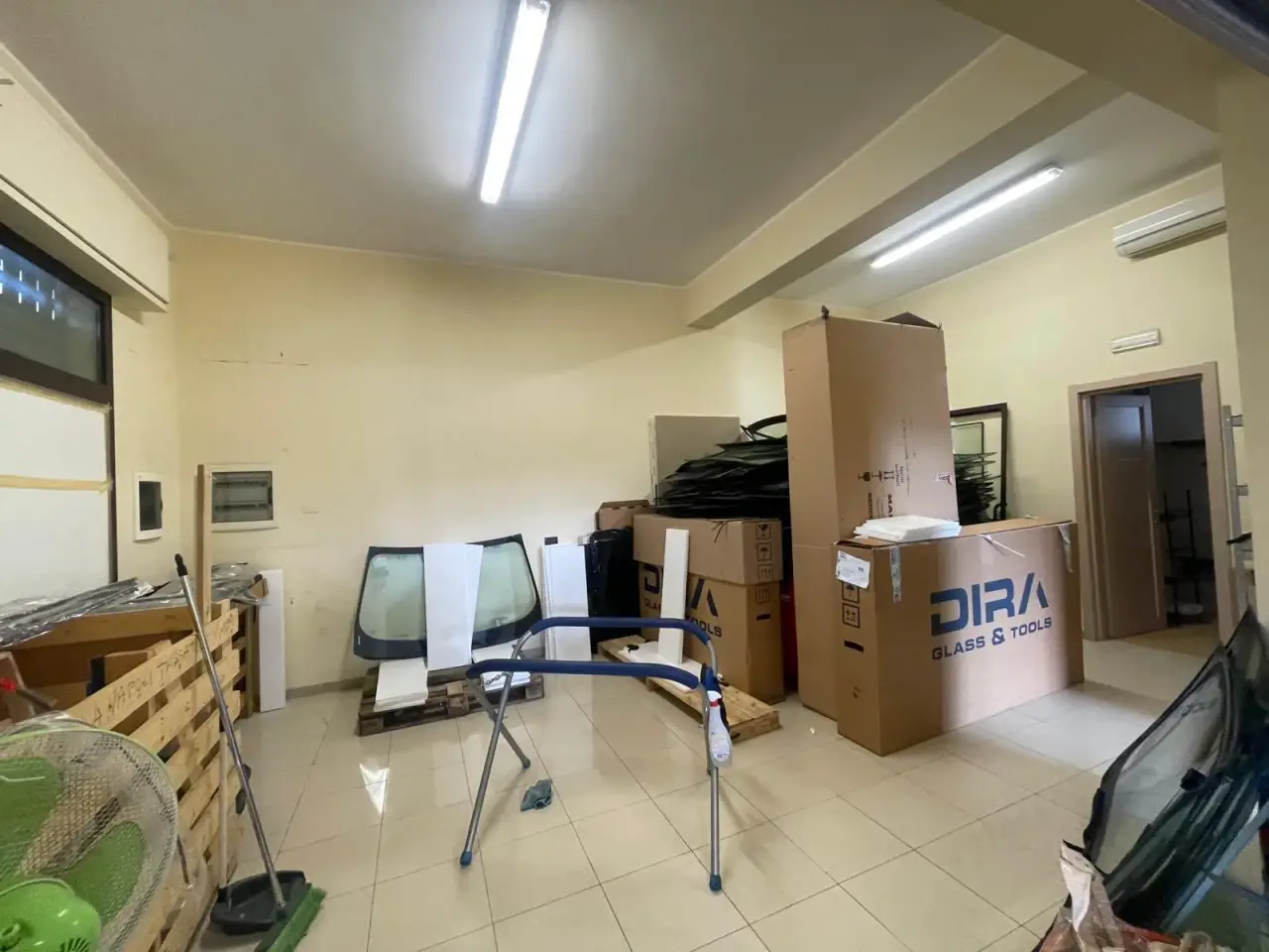 Negozio in Via Piazza Armerina 4, Siracusa, {3} - Foto 2