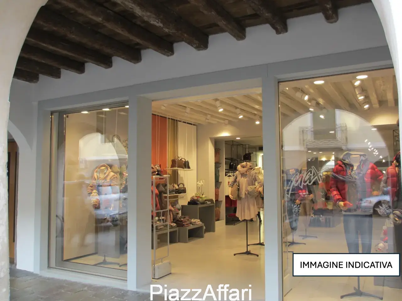 Negozio in Via Roma, Piove Di Sacco, {3} - Foto 1