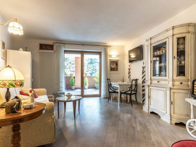 One-room flat in Via Cavour 83, Merano - Photo 1