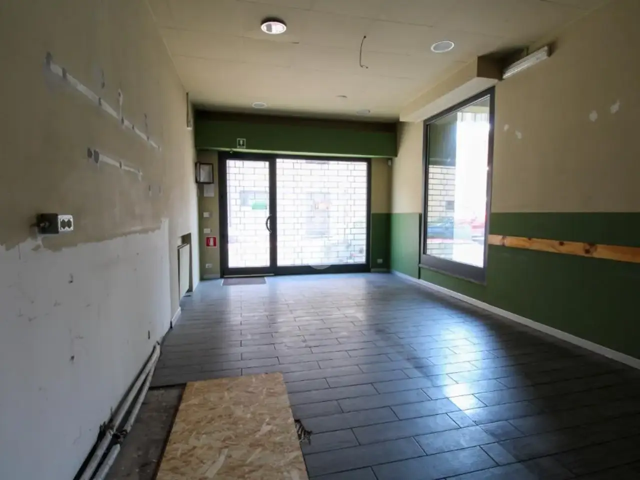 Negozio in Via Guglielmo Marconi 32, Olginate, {3} - Foto 1
