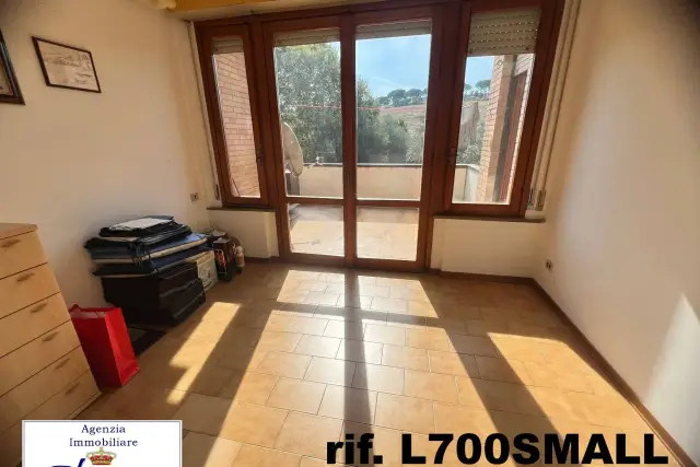 2-room flat in {3}, - Photo 1