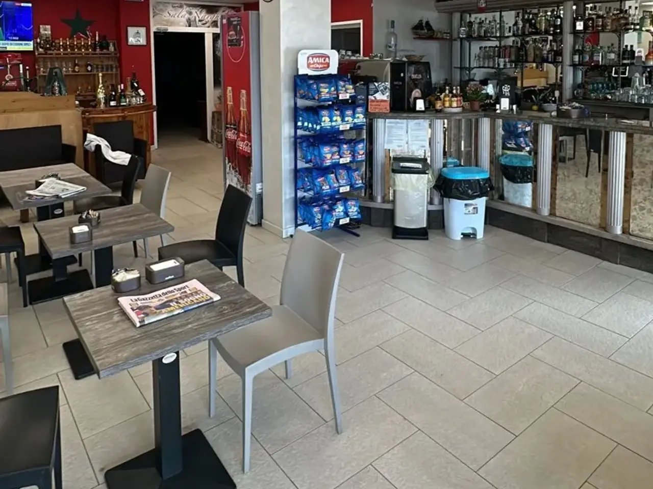 Bar in Via Cimarosa, Savona, {3} - Foto 1