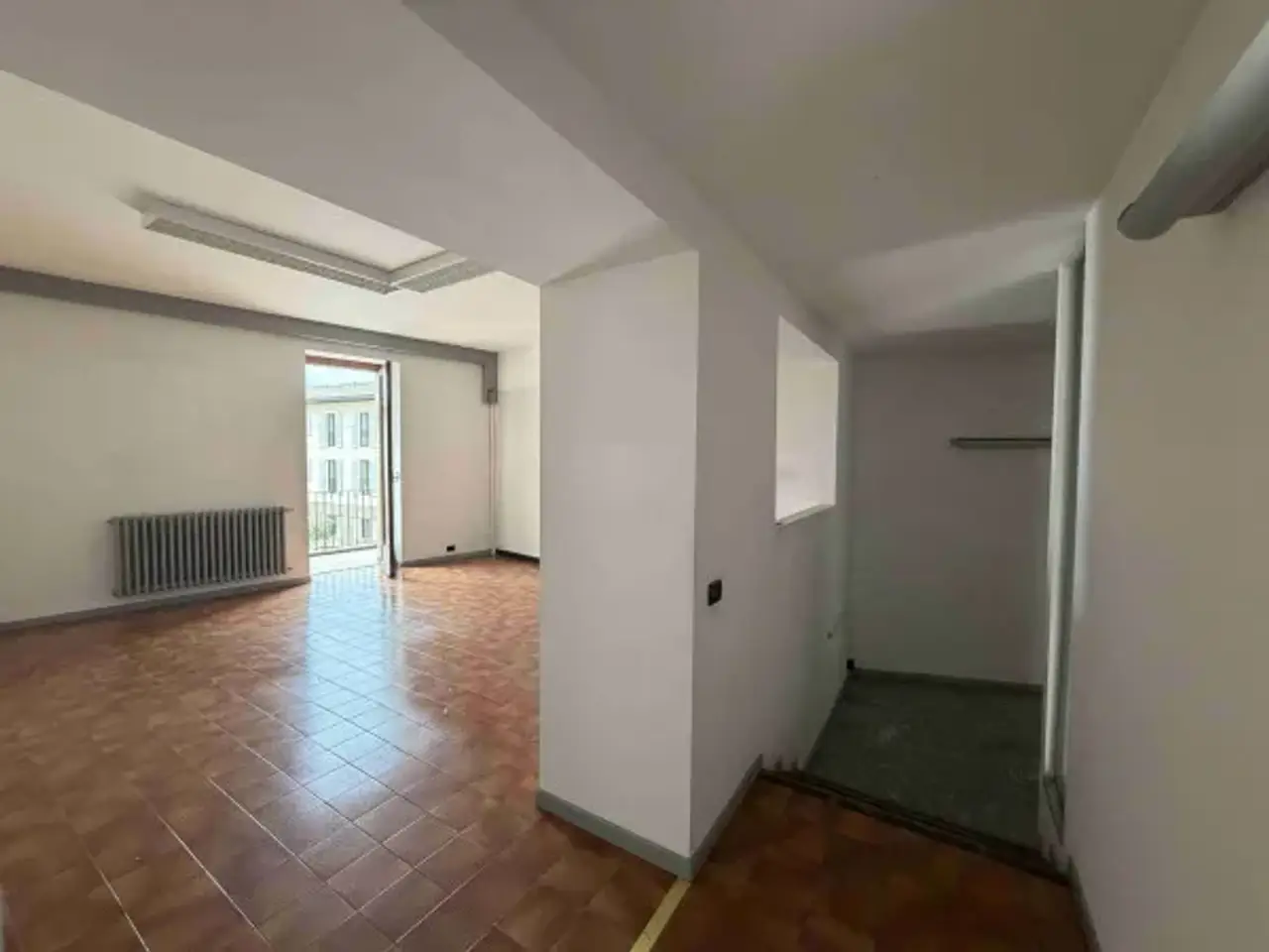 Ufficio in Piazza Giuseppe Garibaldi, Sesto Calende, {3} - Foto 2