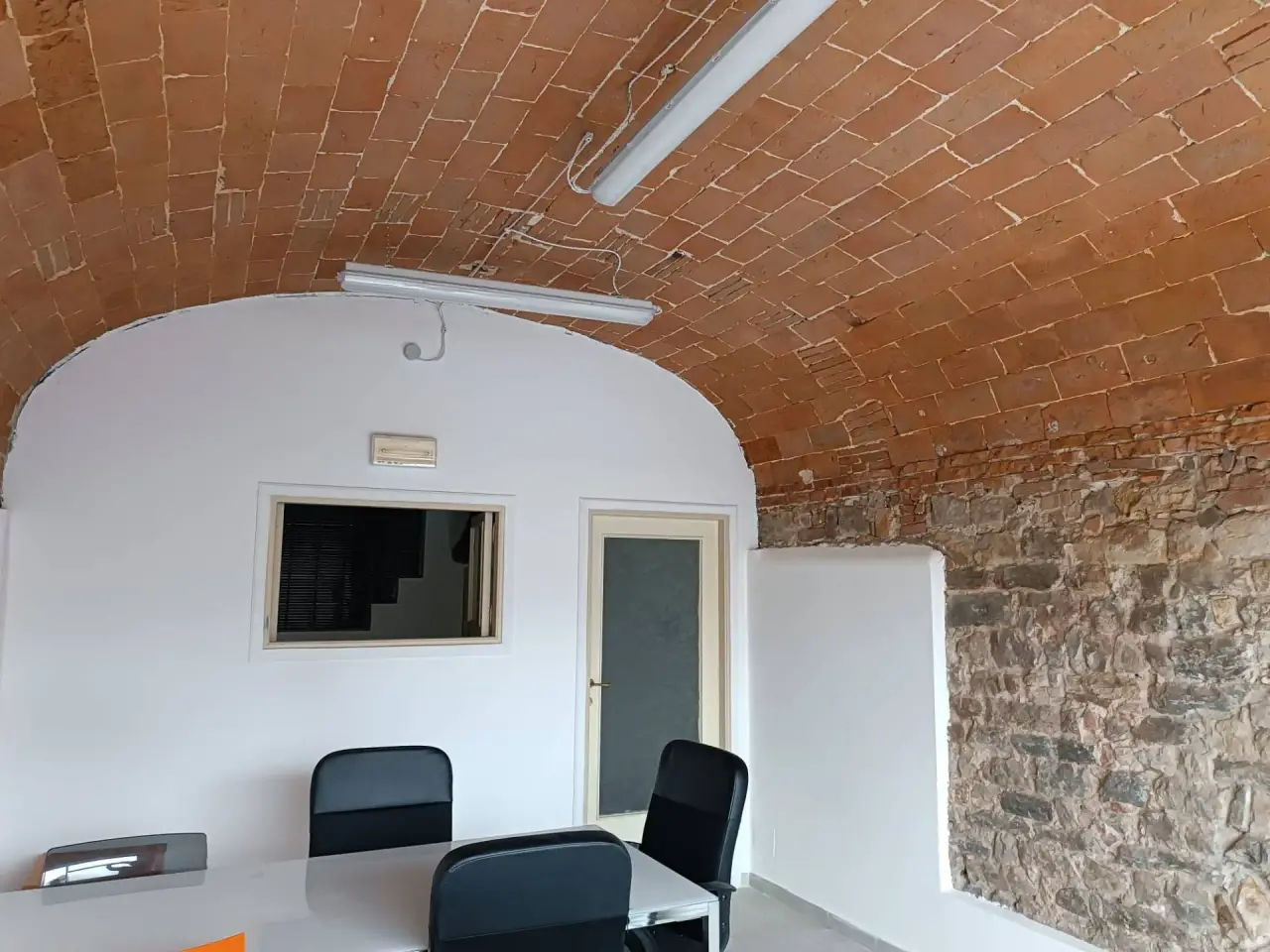 Negozio in Lungarno Gambacorti, Pisa, {3} - Foto 2