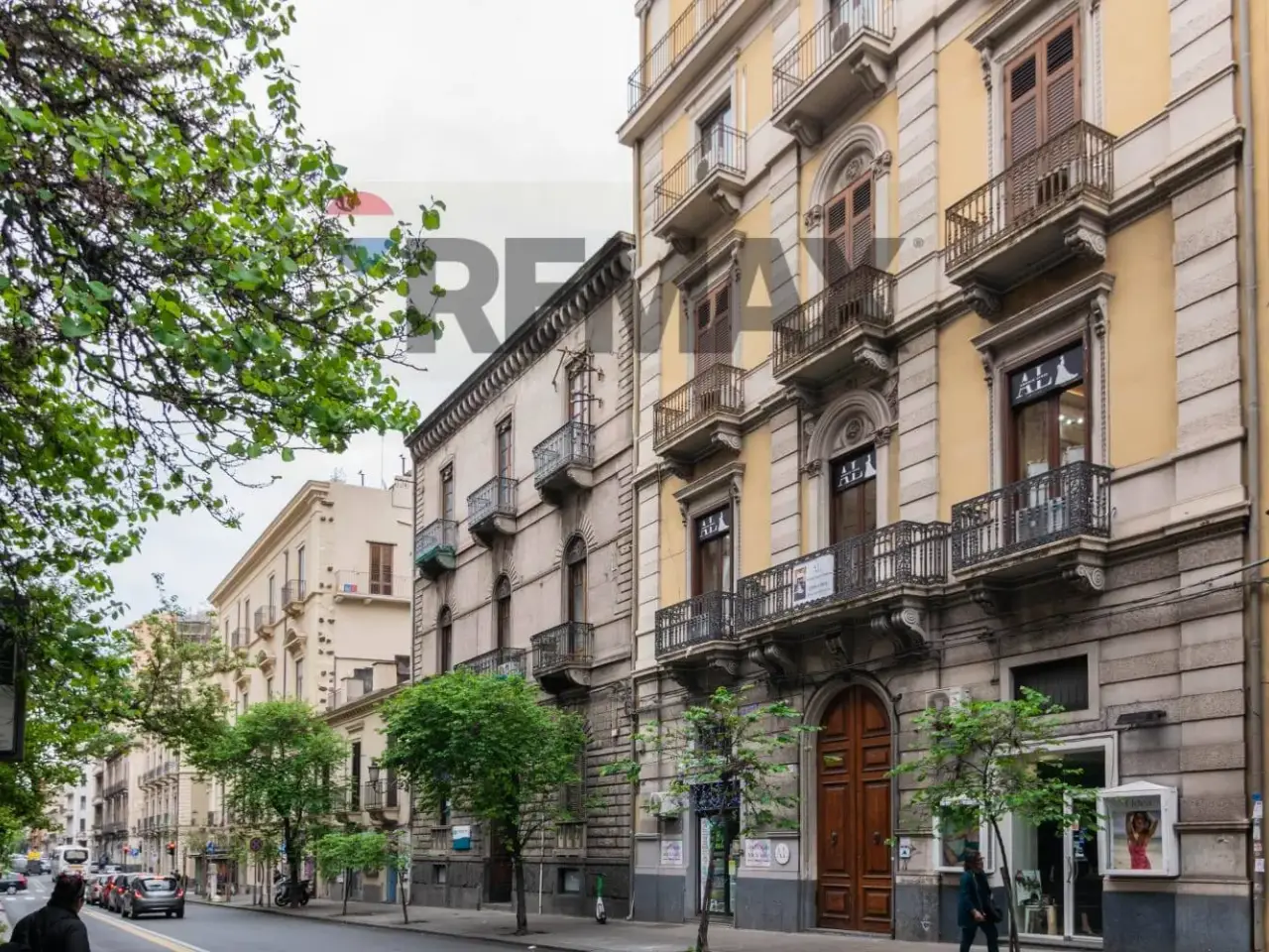 Esercizio commerciale in Viale Regina Margherita 17, Catania, {3} - Foto 2